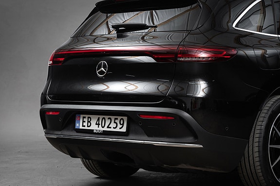 Mercedes-Benz EQC400 9 of 30