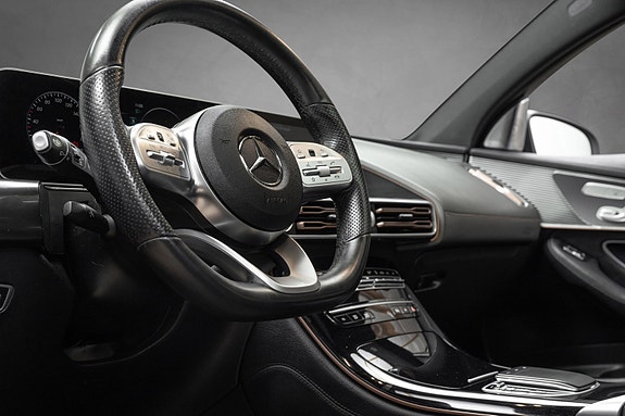 Mercedes-Benz EQC400 18 of 30