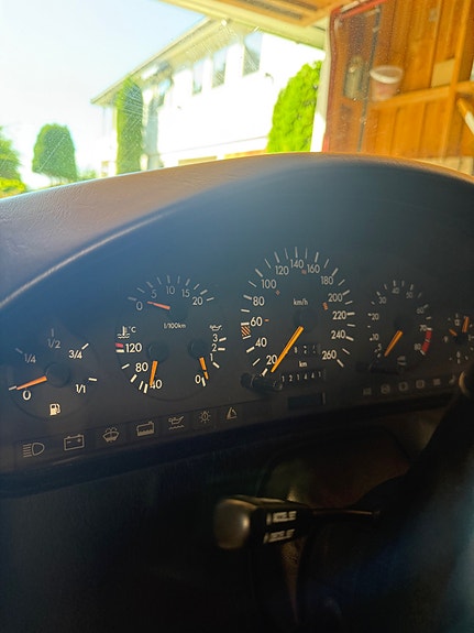 Mercedes-Benz 500 SL 11 of 30