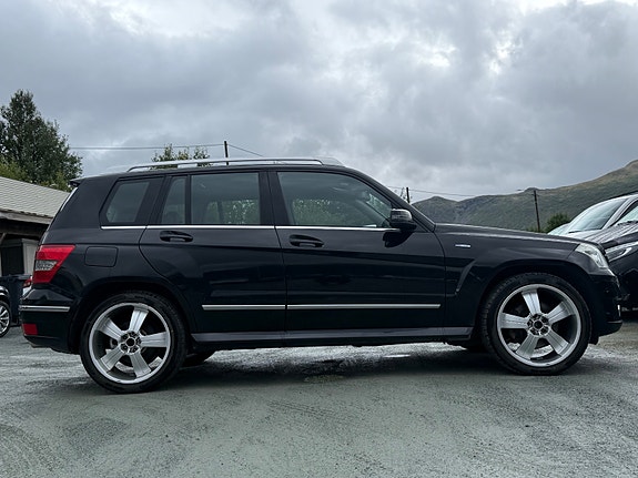 Mercedes-Benz GLK220 4 of 23
