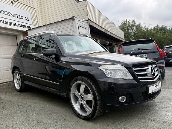 Mercedes-Benz GLK220 3 of 23