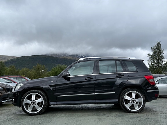 Mercedes-Benz GLK220 8 of 23