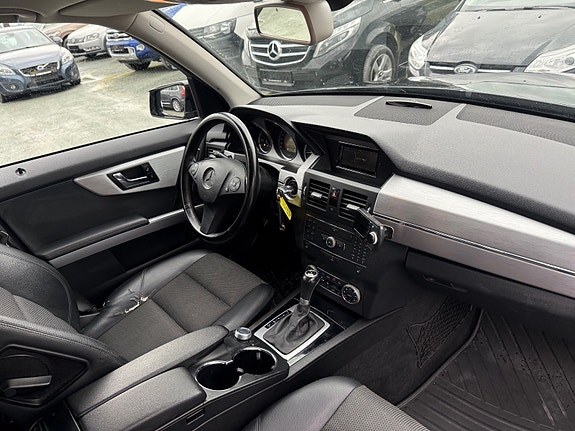 Mercedes-Benz GLK220 23 of 23