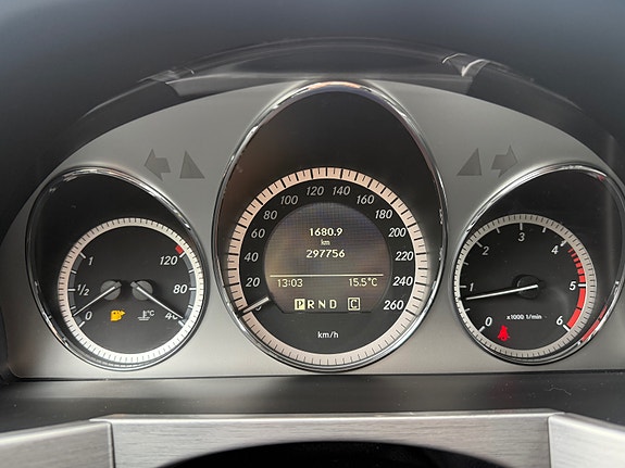 Mercedes-Benz GLK220 14 of 23