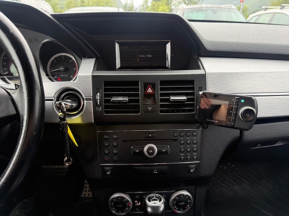 Mercedes-Benz GLK220 17 of 23