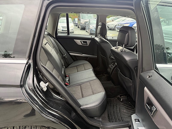 Mercedes-Benz GLK220 21 of 23