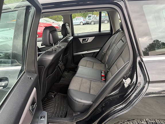 Mercedes-Benz GLK220 18 of 23