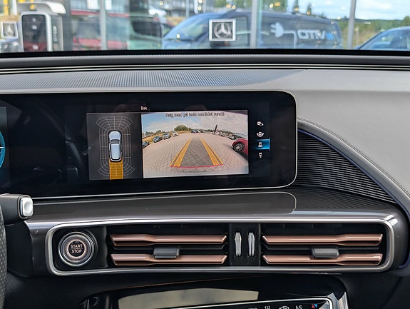 Mercedes-Benz EQC400 17 of 20