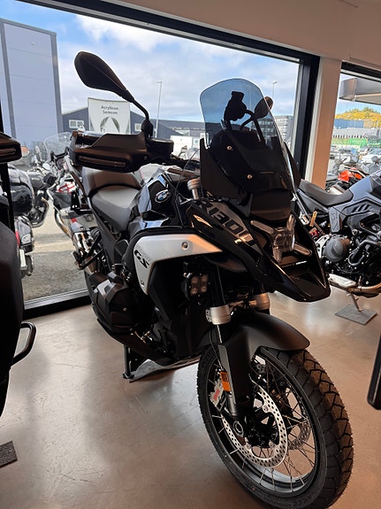 BMW R1300 GS Arctic Edition 3 of 3