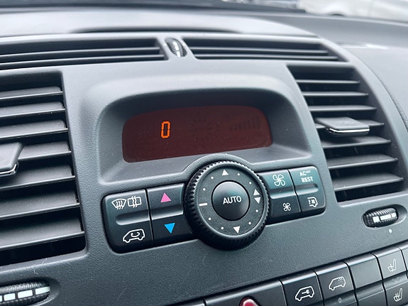 Mercedes-Benz Vito 111 17 of 30