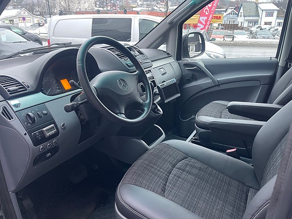 Mercedes-Benz Vito 111 21 of 30