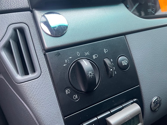 Mercedes-Benz Vito 111 13 of 30