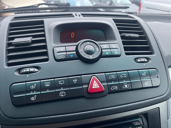 Mercedes-Benz Vito 111 18 of 30