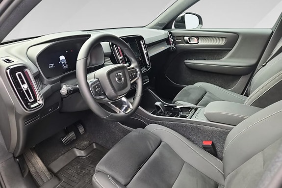 Volvo EX40 11 of 18