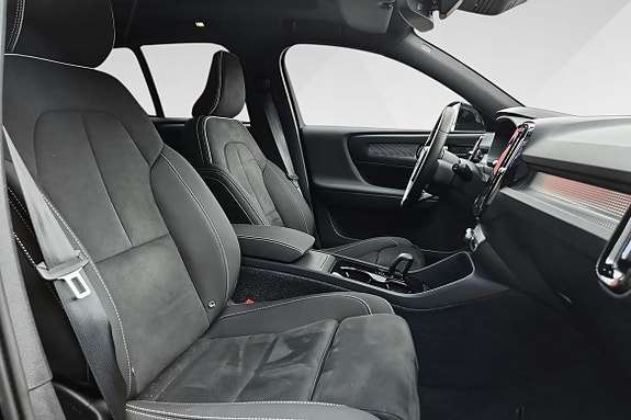 Volvo EX40 18 of 18