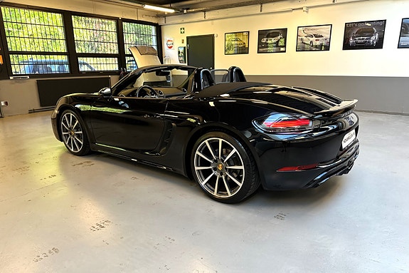 Porsche 718 Boxster 3 of 30