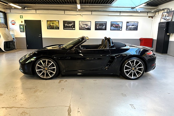 Porsche 718 Boxster 2 of 30