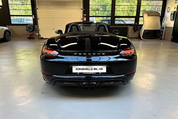 Porsche 718 Boxster 4 of 30