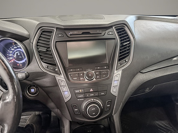 Hyundai Santa Fe 18 of 30
