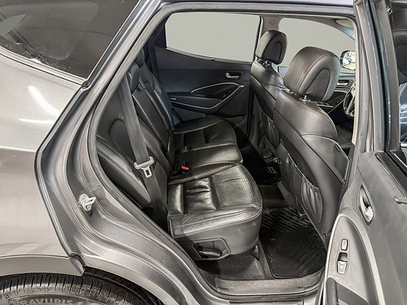 Hyundai Santa Fe 23 of 30