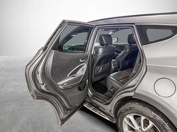 Hyundai Santa Fe 26 of 30