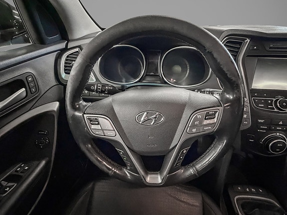 Hyundai Santa Fe 16 of 30