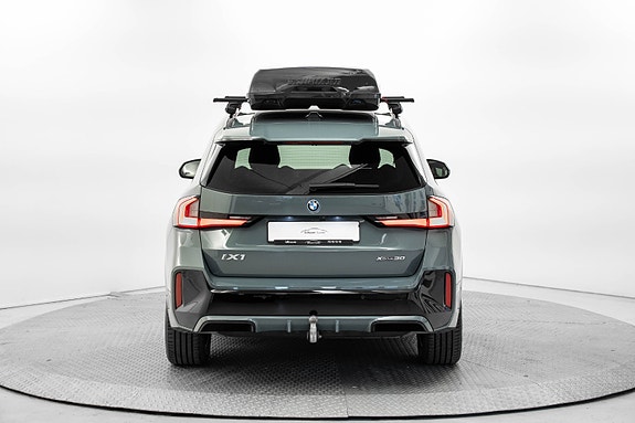 BMW iX1 6 of 30