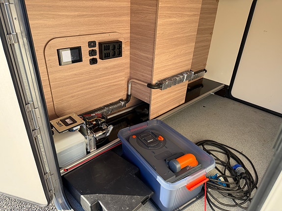 Bürstner BI7285 automat 9 trinn, hydr støttelabber, Alde 28 of 29