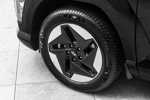 Hyundai Kona 12 of 28