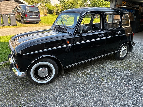 Renault 4 6 of 12