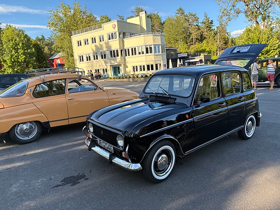 Renault 4 3 of 12