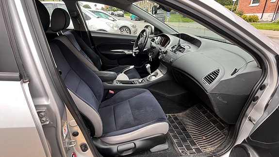 Honda Civic 10 of 13