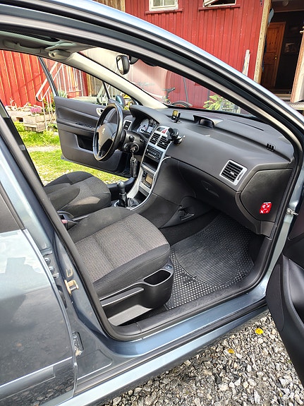 Peugeot 307 SW 12 of 15