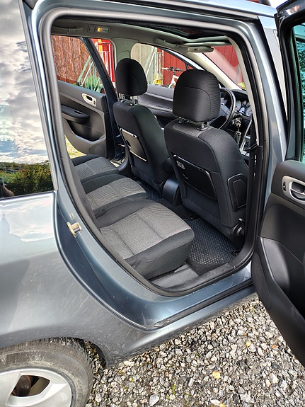 Peugeot 307 SW 11 of 15