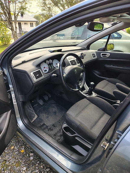 Peugeot 307 SW 6 of 15