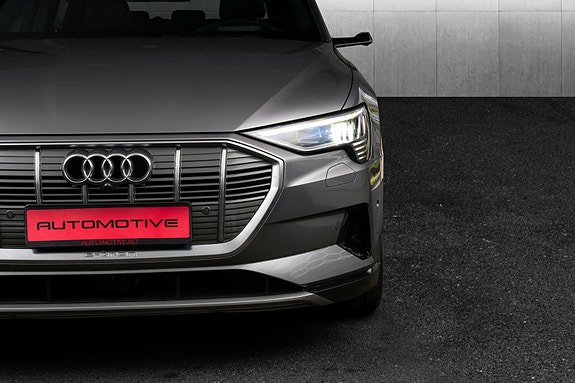 Audi e-tron 5 of 30