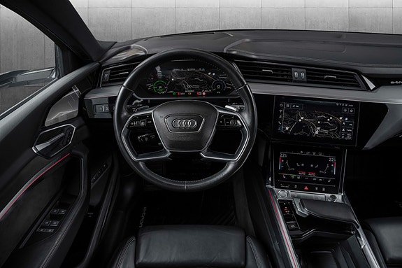 Audi e-tron 29 of 30
