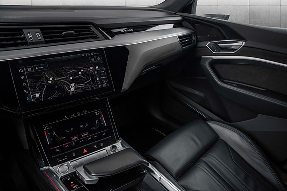 Audi e-tron 13 of 30