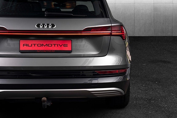Audi e-tron 9 of 30
