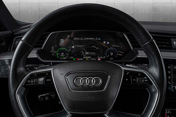 Audi e-tron 12 of 30
