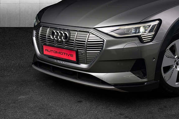 Audi e-tron 2 of 30