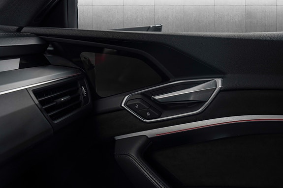 Audi e-tron 18 of 30
