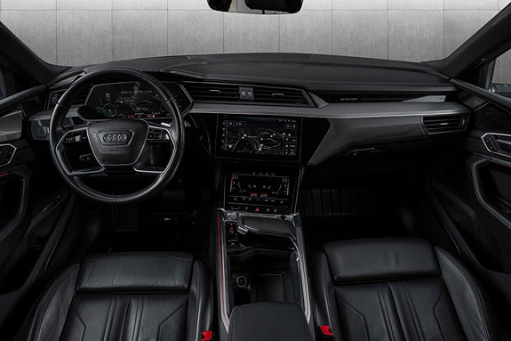 Audi e-tron 28 of 30