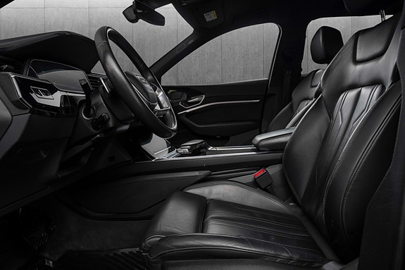 Audi e-tron 23 of 30
