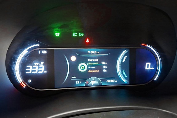 Kia e-Soul 10 of 26