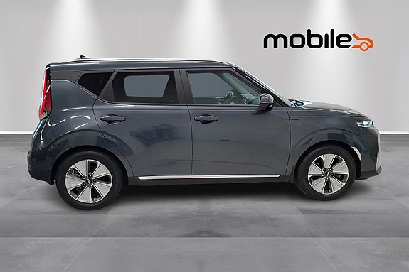 Kia e-Soul 2 of 26