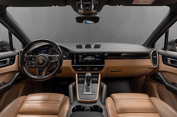 Porsche Cayenne 10 of 30