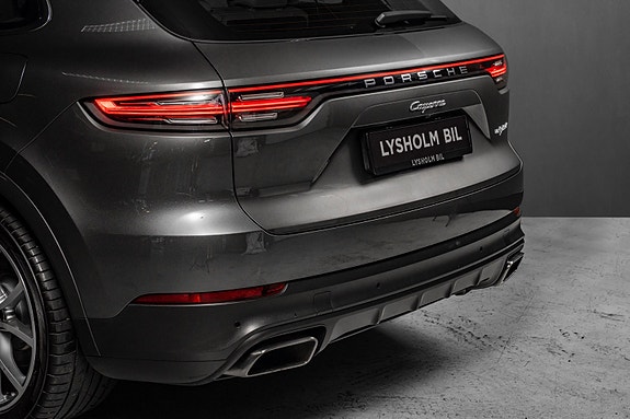 Porsche Cayenne 5 of 30