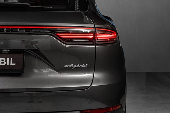 Porsche Cayenne 6 of 30