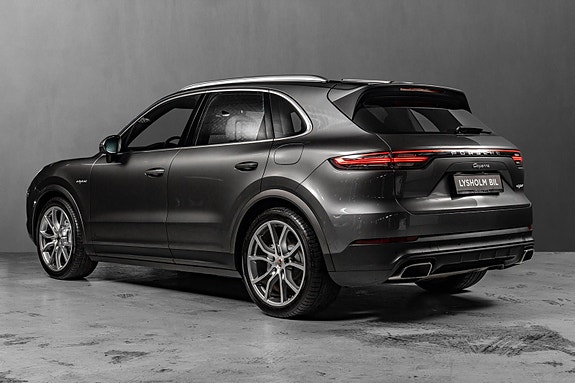 Porsche Cayenne 7 of 30